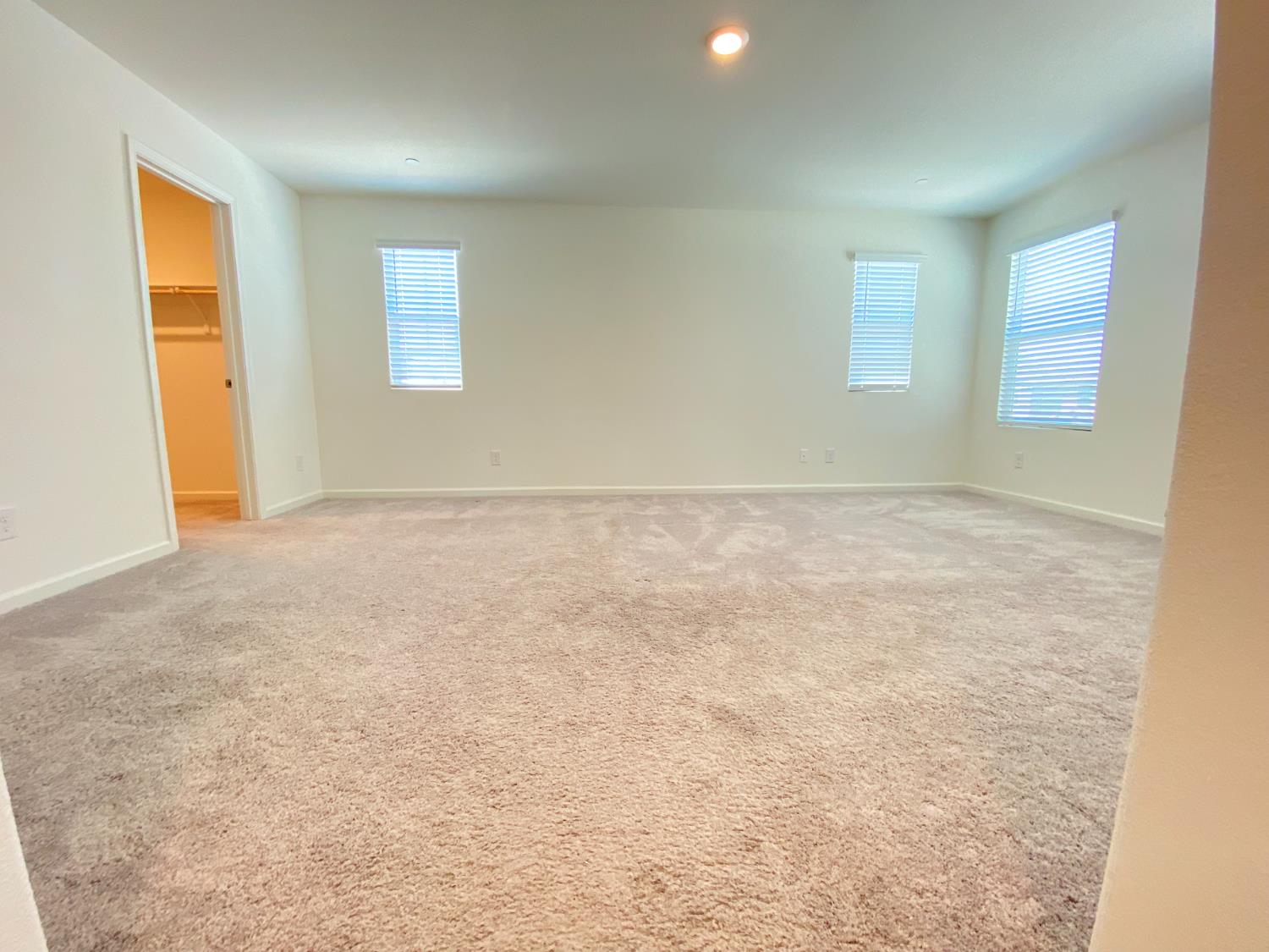 Elk Grove, California 95757, United States, 3 Bedrooms Bedrooms, ,3 BathroomsBathrooms,Residential,Pending,190229