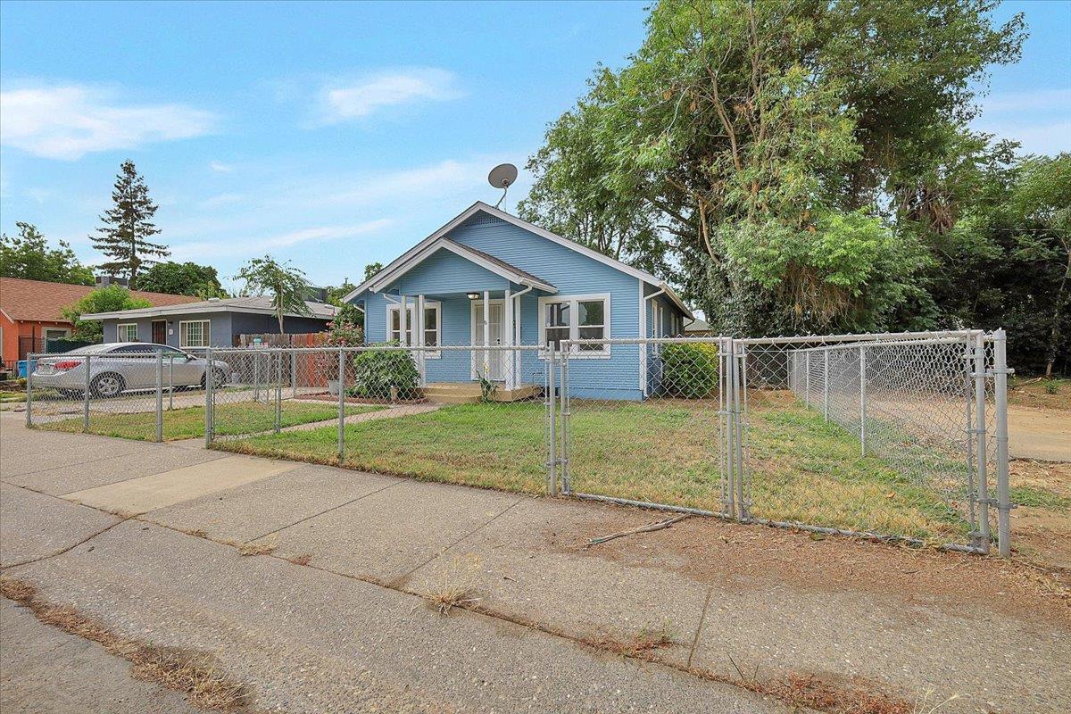 816 Rosalind Avenue
