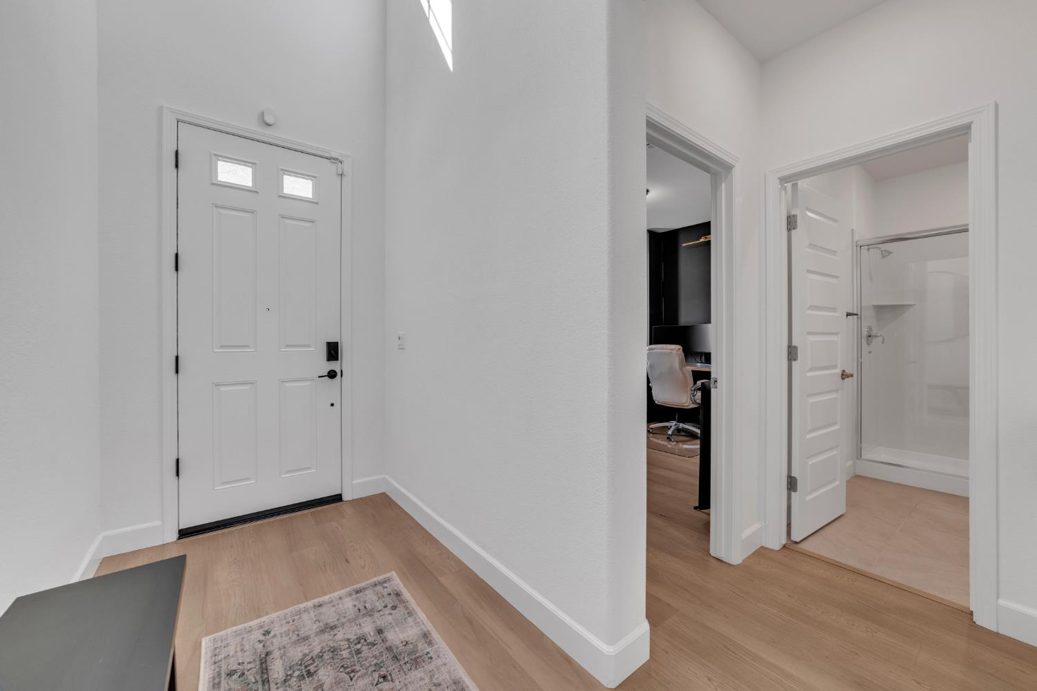 3225 Roslyn Court