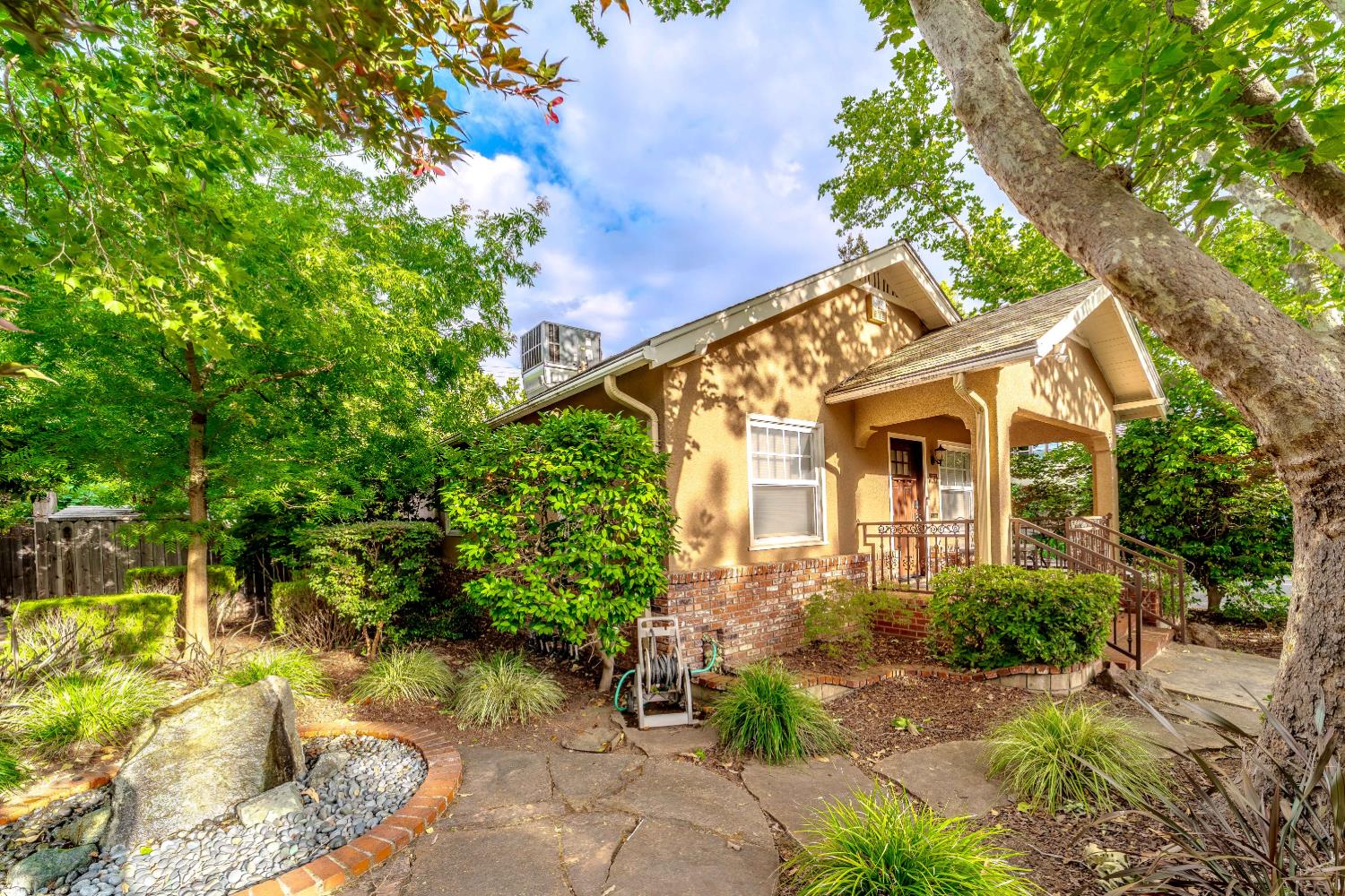 557 San Miguel Way
