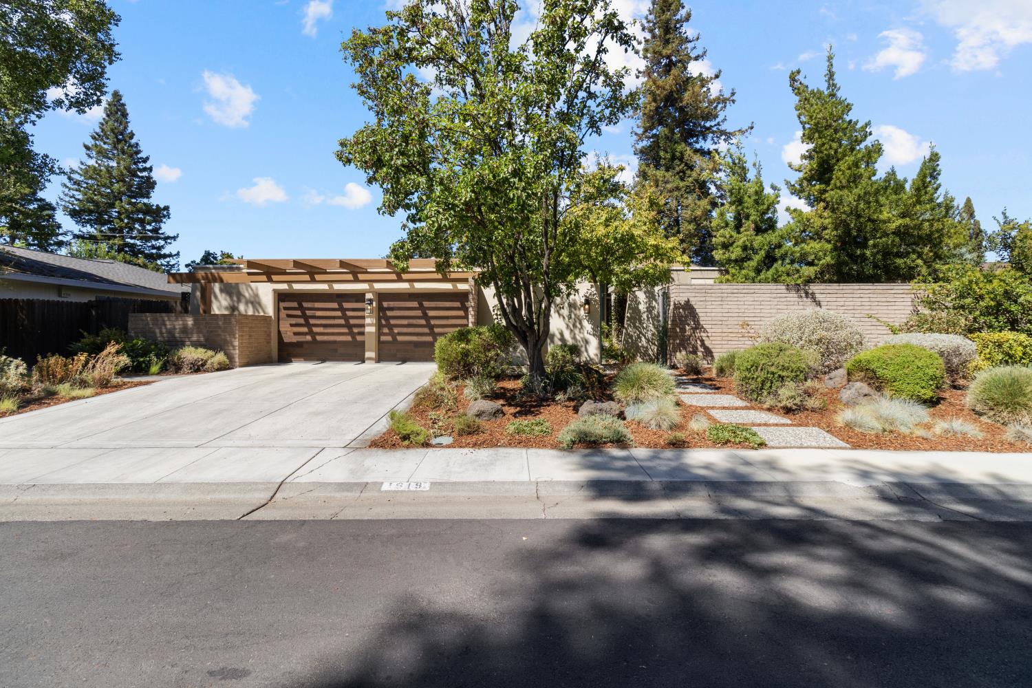 1619 Tamarack Lane