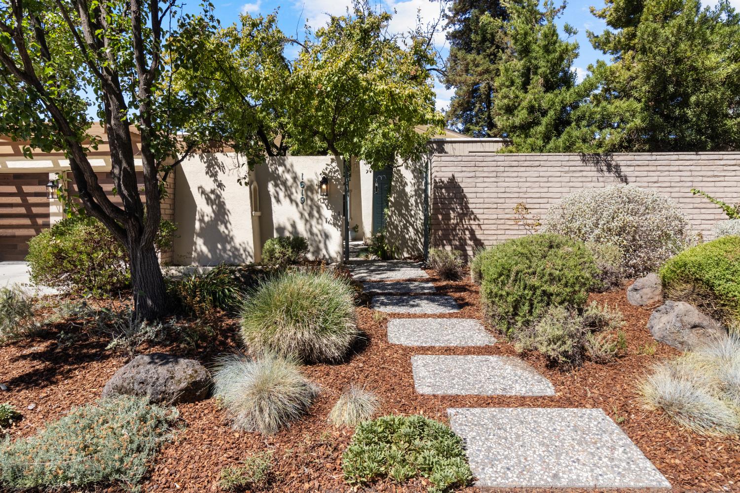 1619 Tamarack Lane