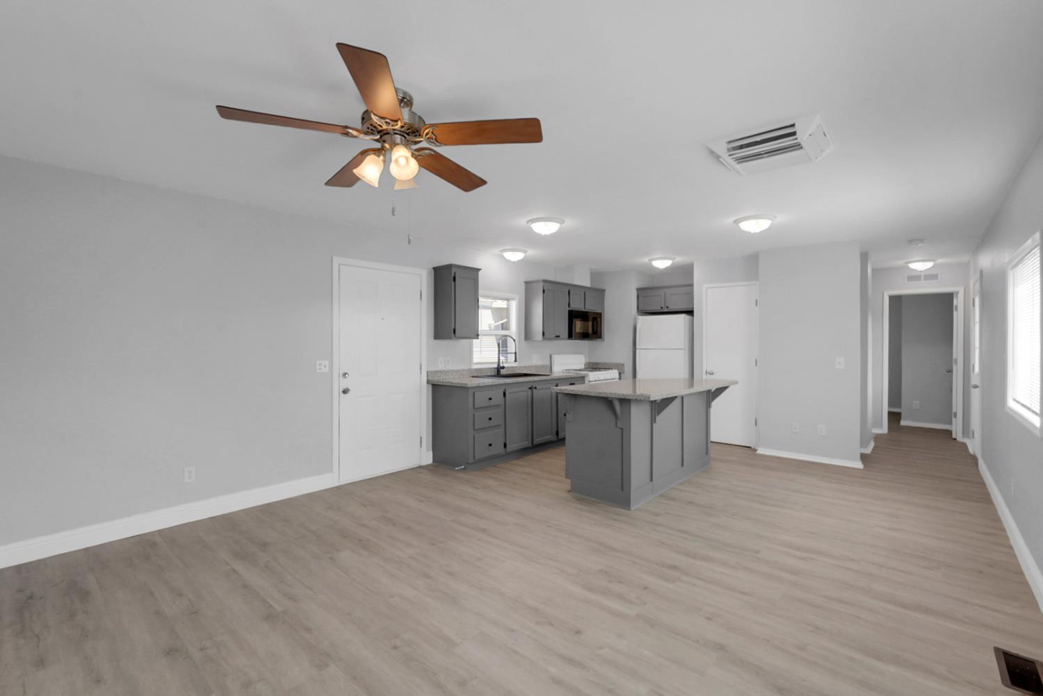 555 Moffat Boulevard 33 - Photo 4