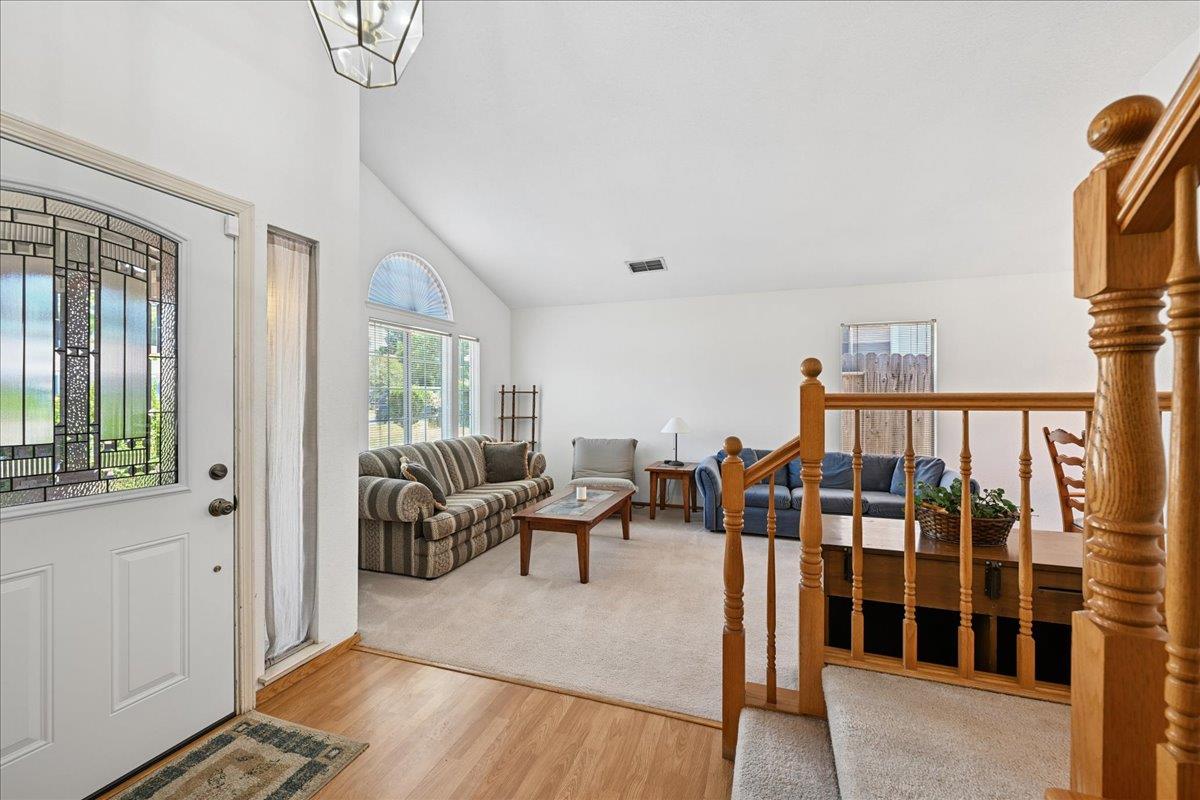 7833 Ivy Hill