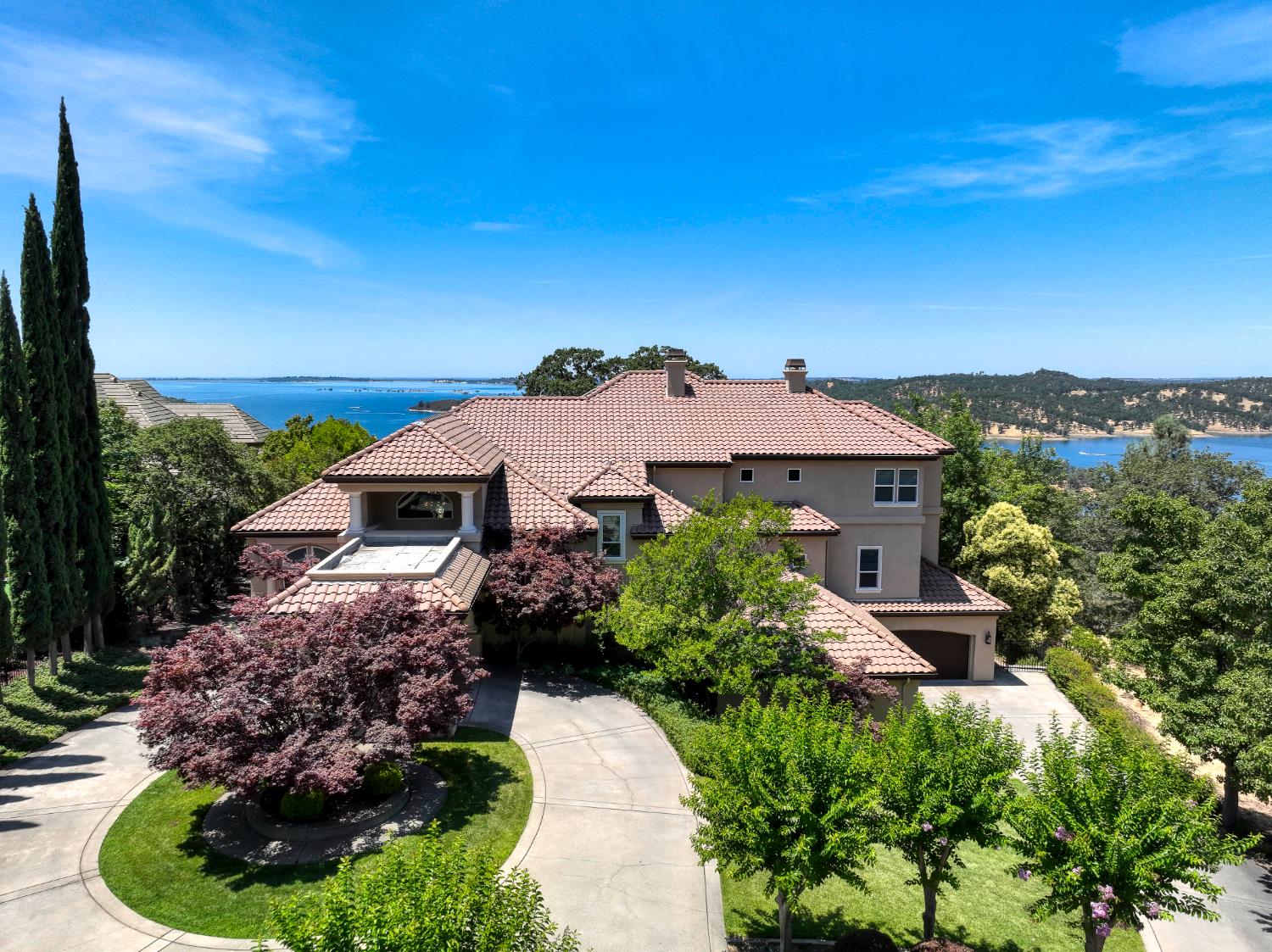 1128 La Sierra Drive