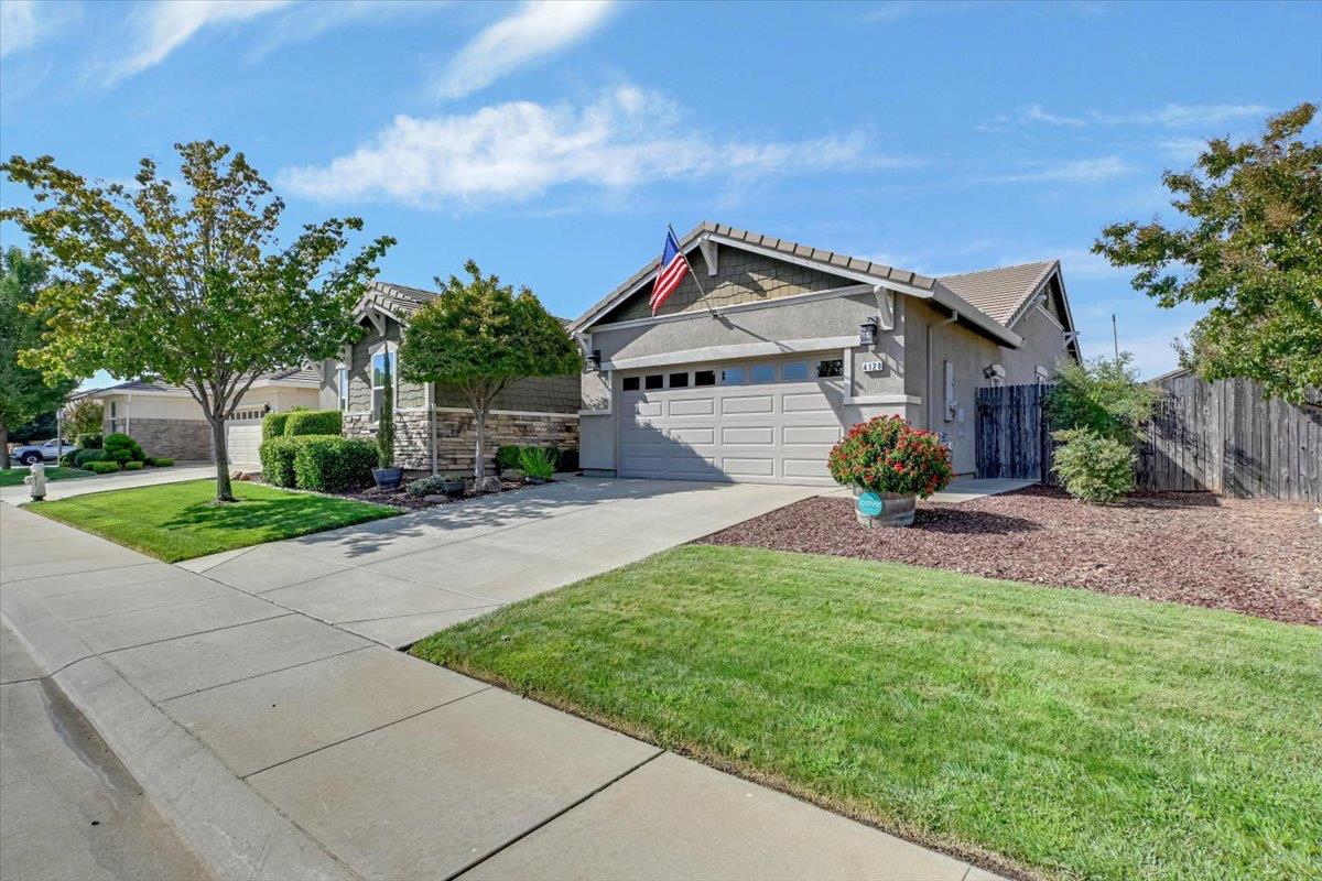 4128 Pingree Lake Way