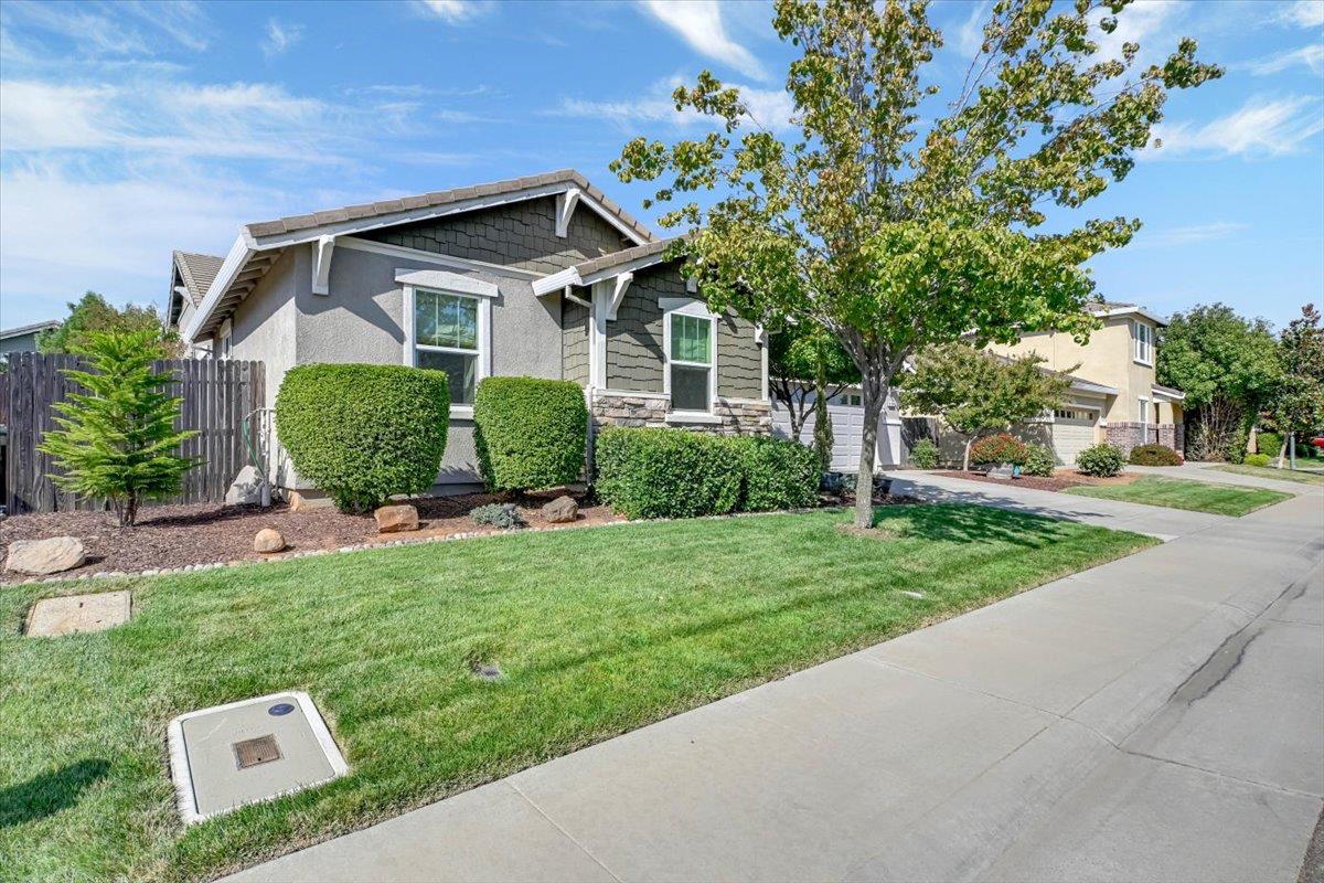 4128 Pingree Lake Way