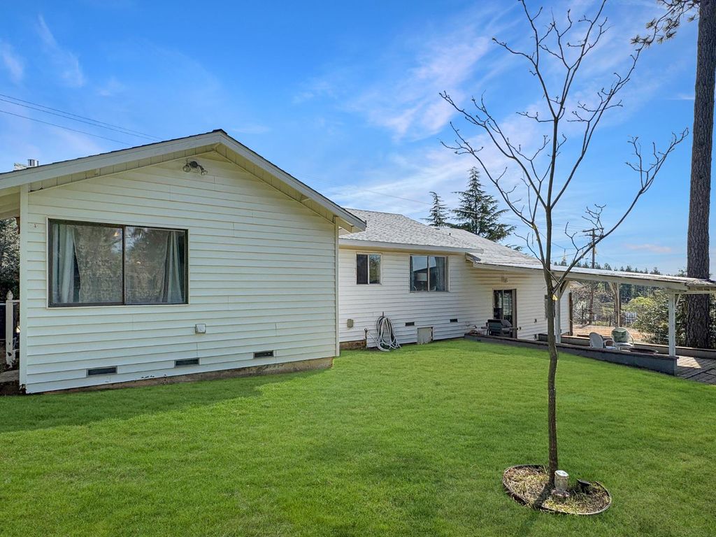 Photo of 10090 West Drive, Grass Valley, CA 95945 (MLS # 226030817)