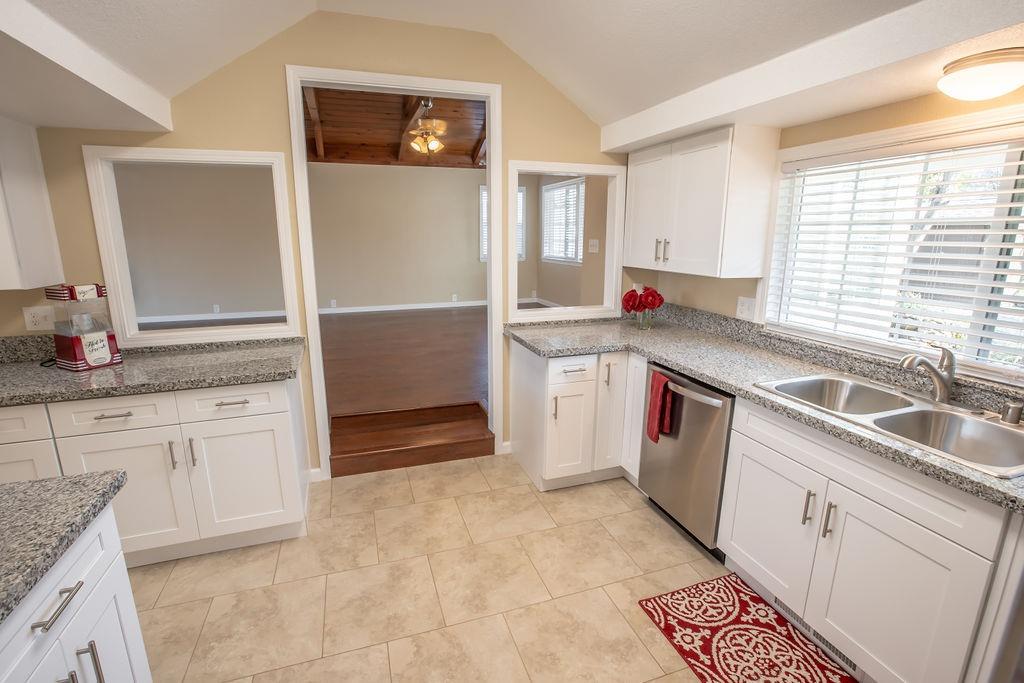 4555 Paradise Lane
