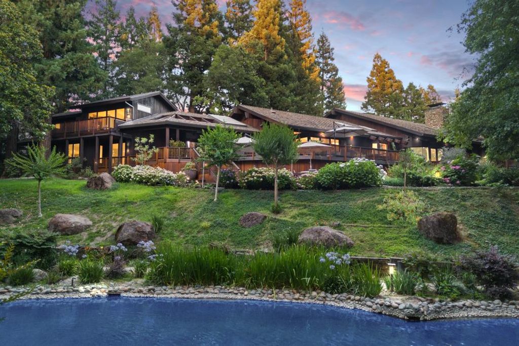 Photo of 5312 Retreat Way, Carmichael, CA 95608 (MLS # 226014211)