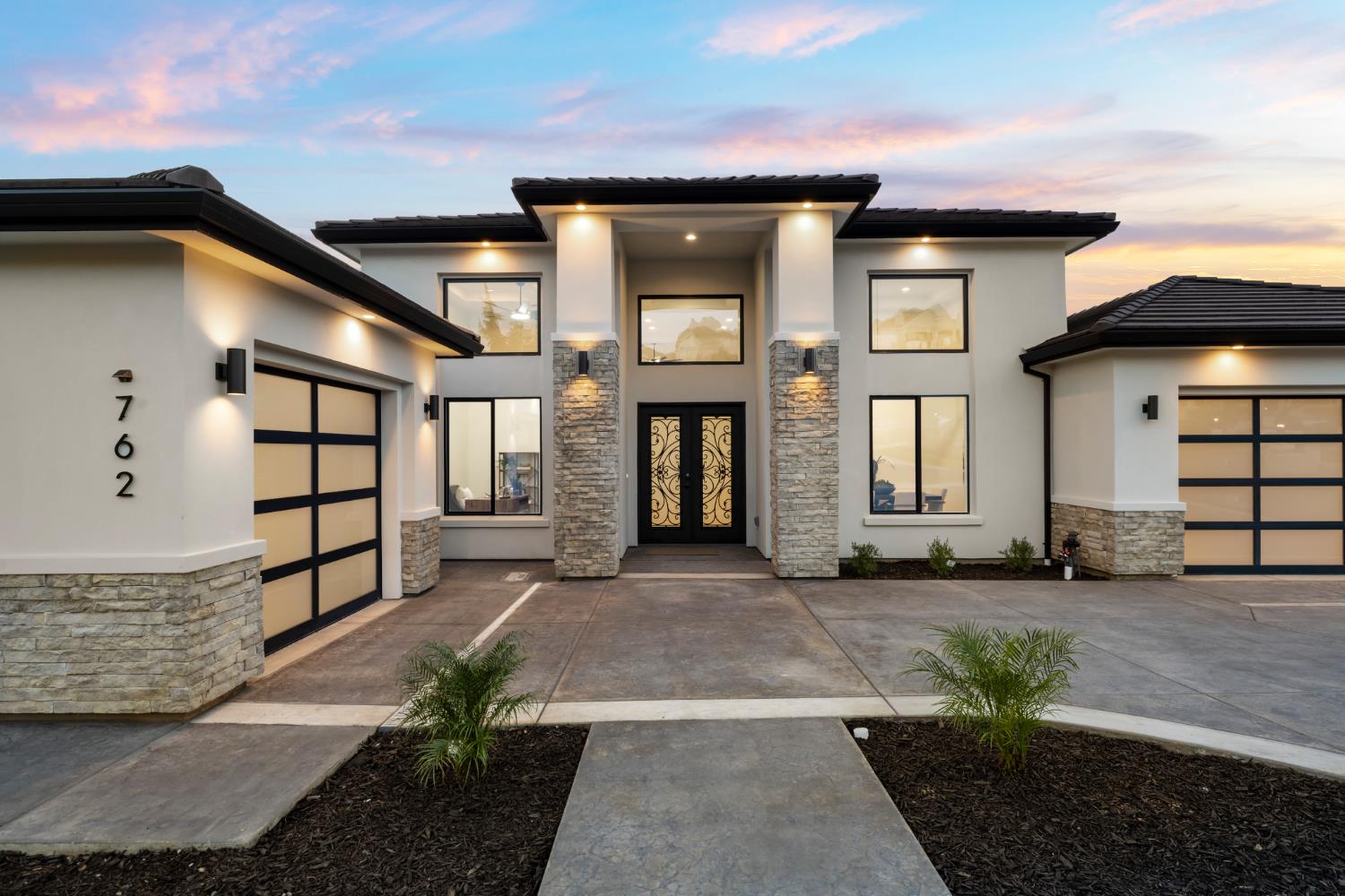 762 Glen-Mady Way