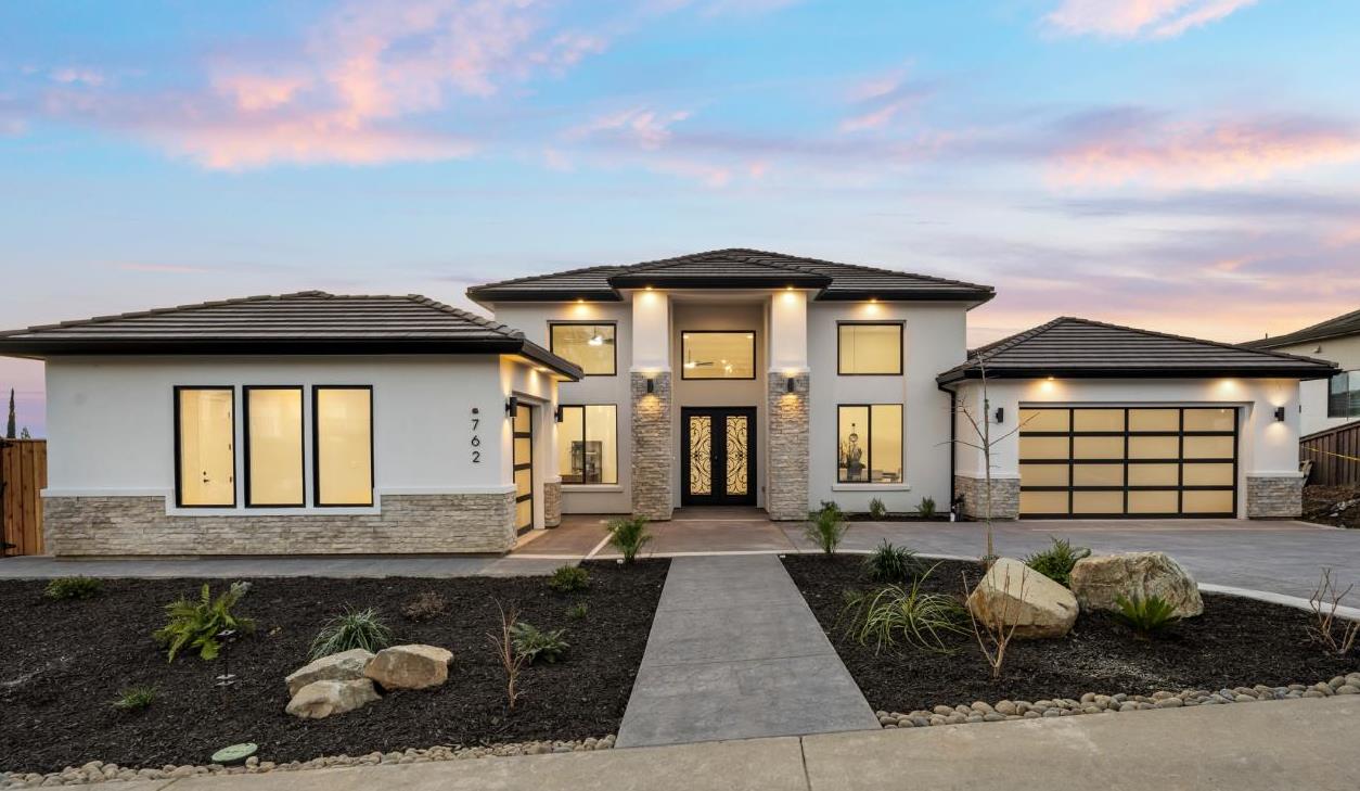762 Glen-Mady Way