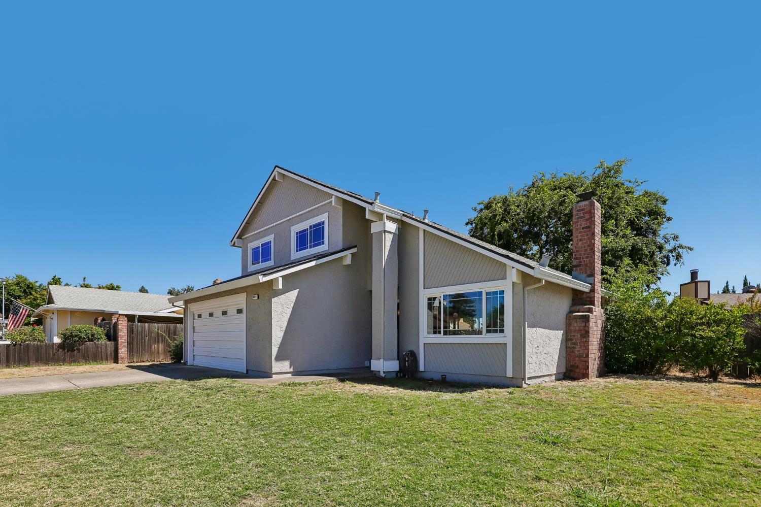 8414 Pyracantha Court