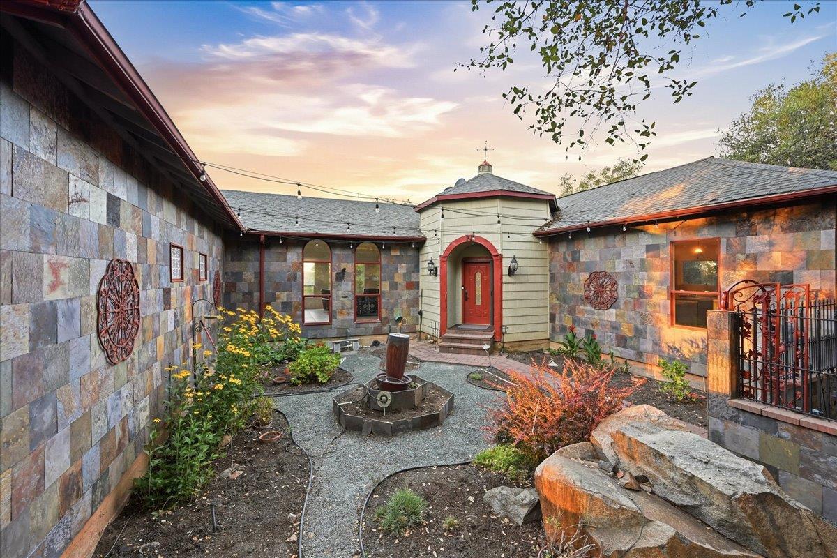 15873 Woodlake Court