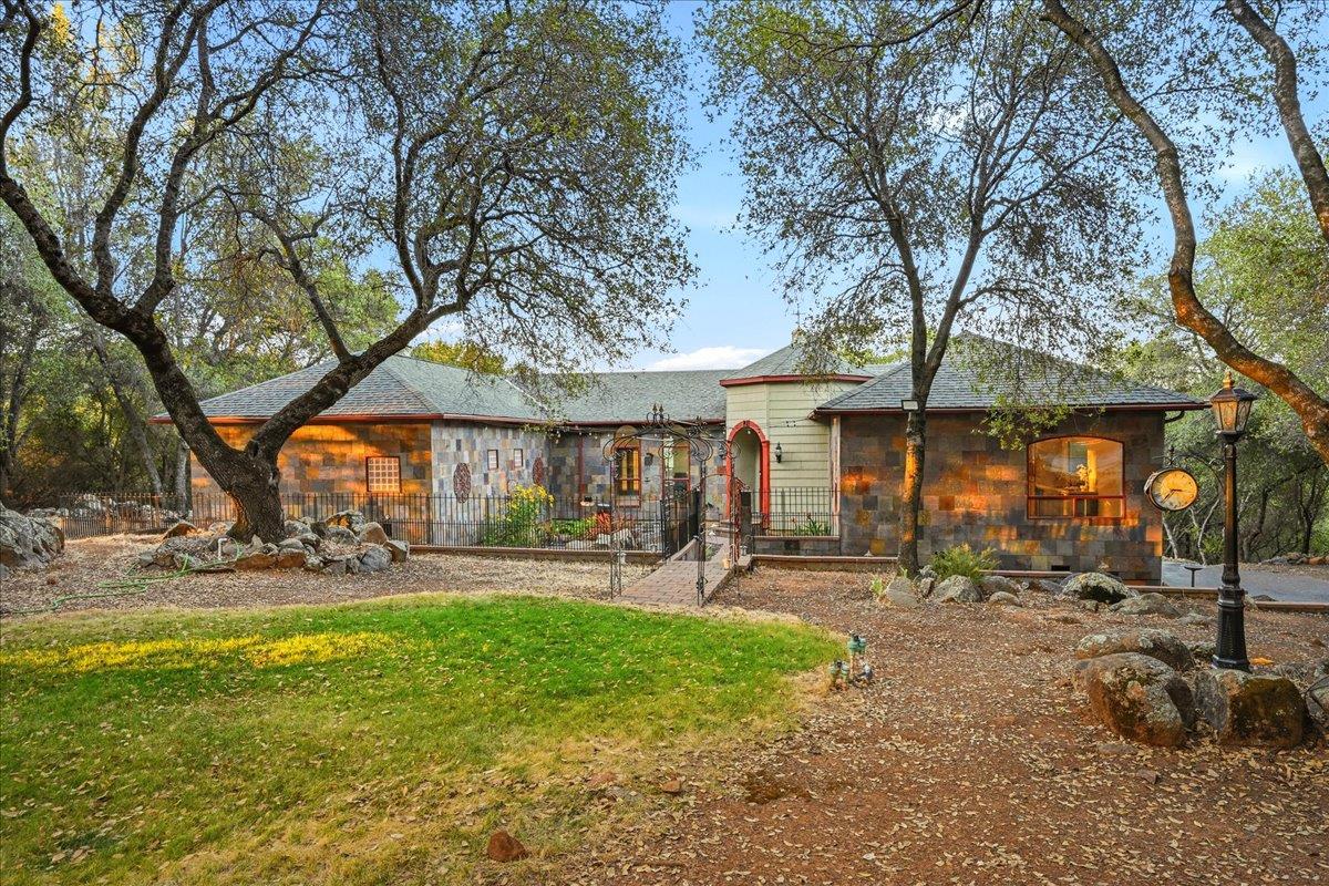 15873 Woodlake Court