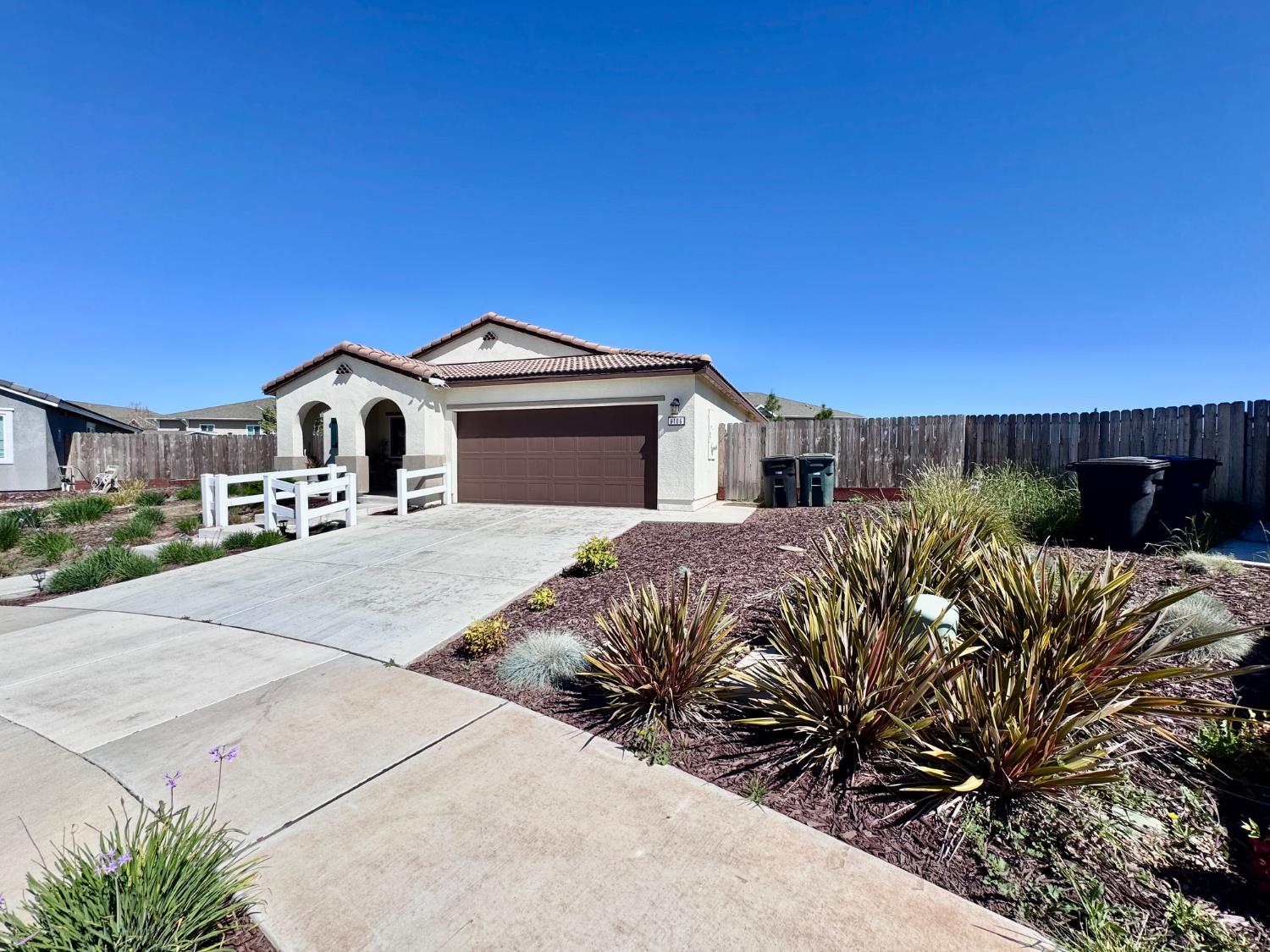 6106 Friendship Court