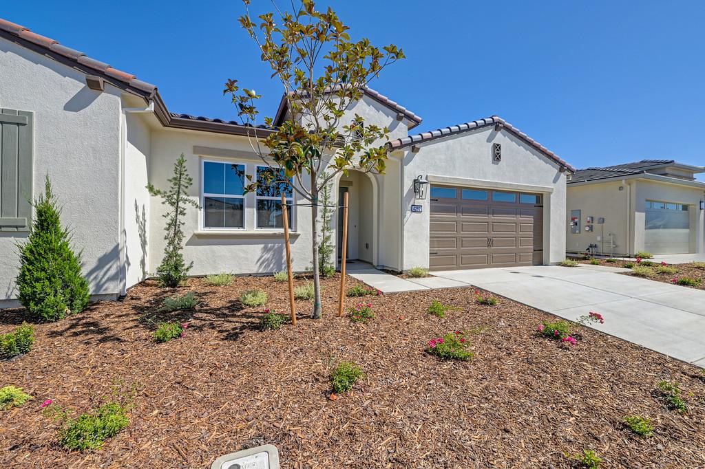 4252 Meadow Crest Drive