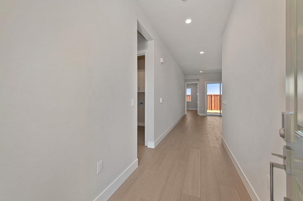 4252 Meadow Crest Drive