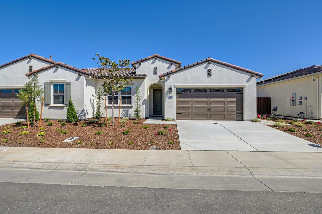4252 Meadow Crest Drive
