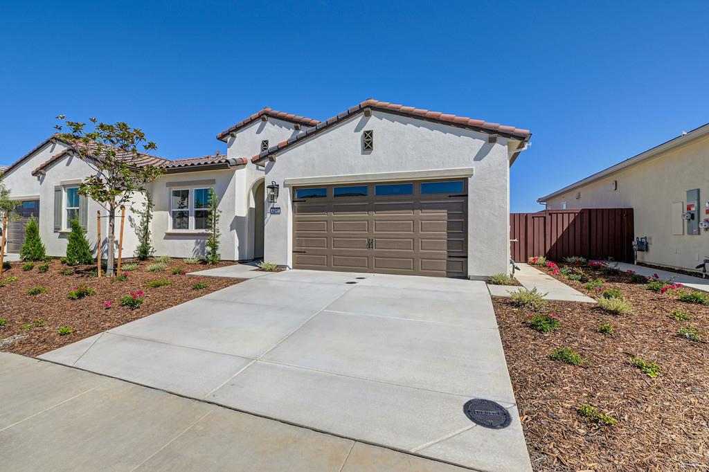 4252 Meadow Crest Drive