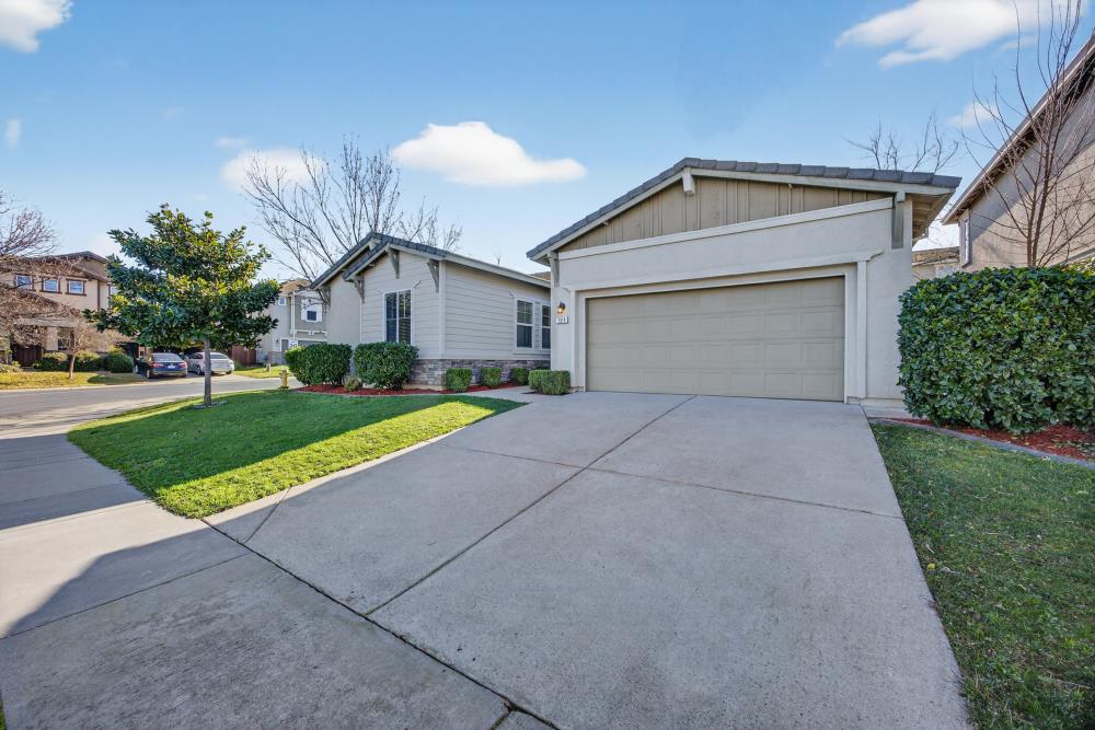 721 Bluestone Circle