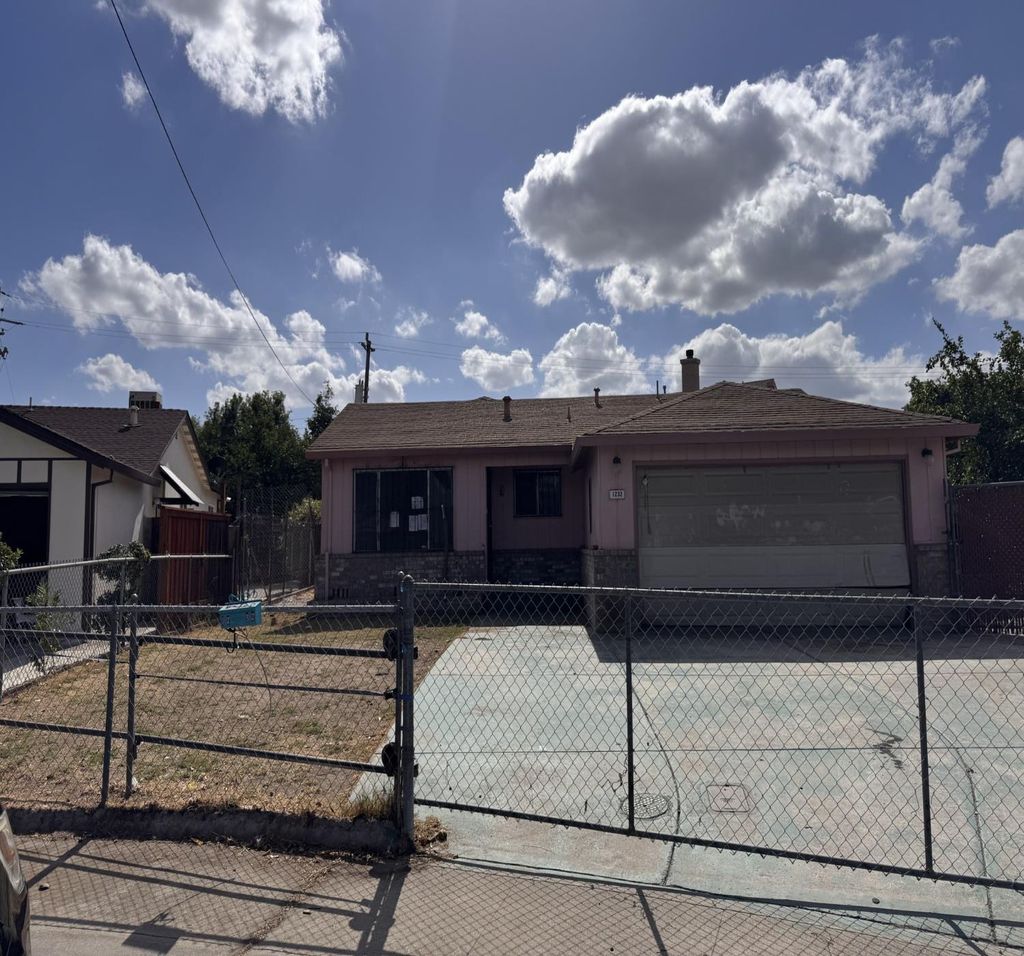 Photo of 1232 Denver A Court, Stockton, CA 95206 (MLS # 225135870)