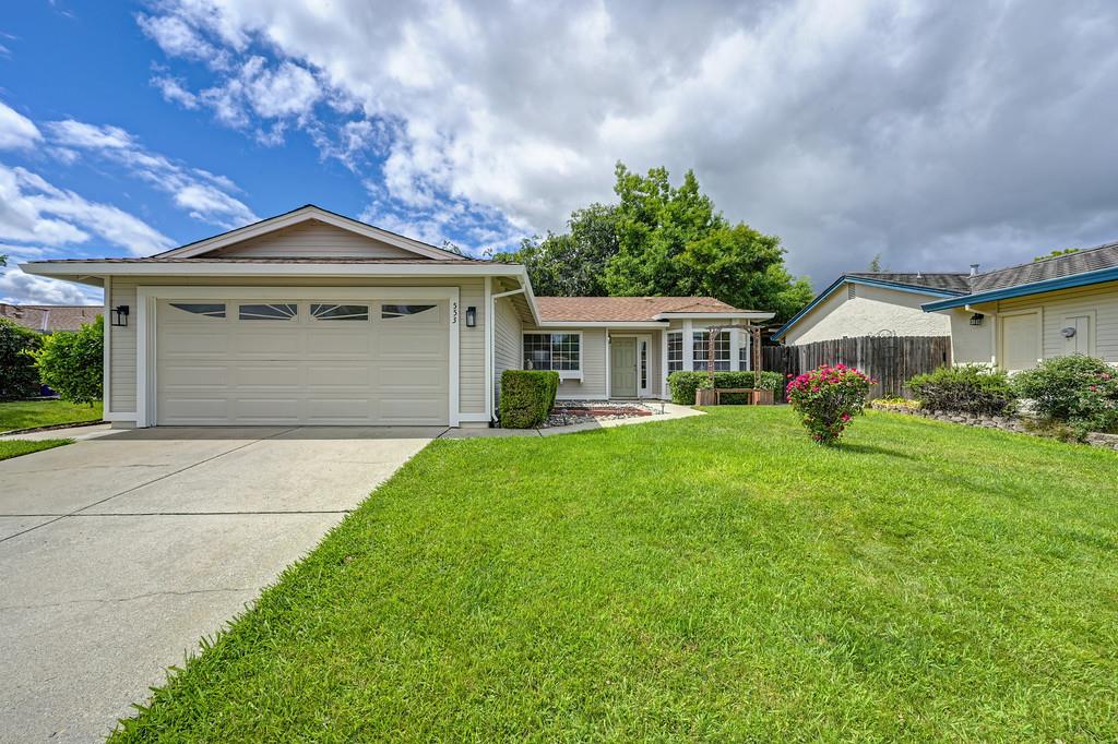 553 Oakborough Avenue