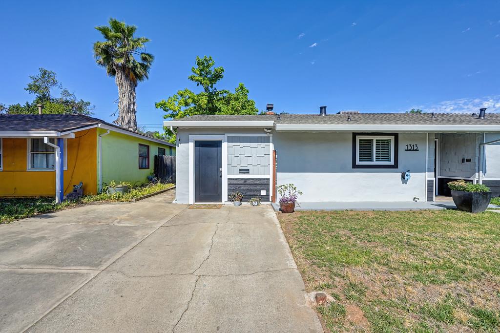 1313 Gladstone Drive