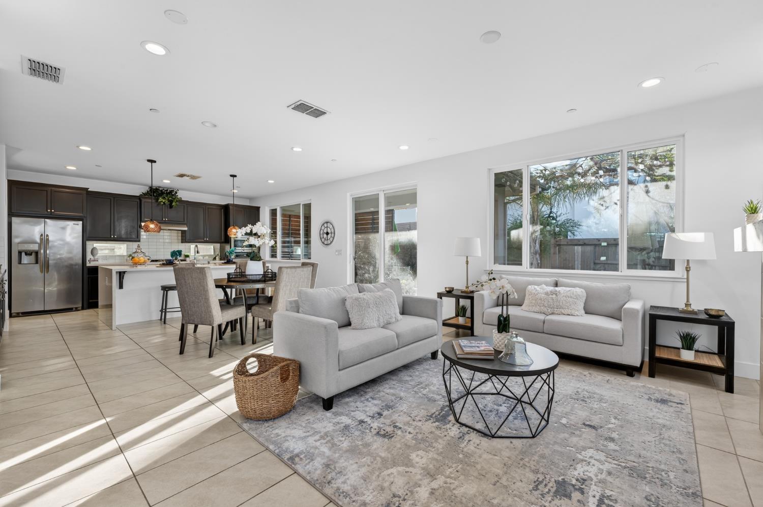 4461 Silver Ivy Street