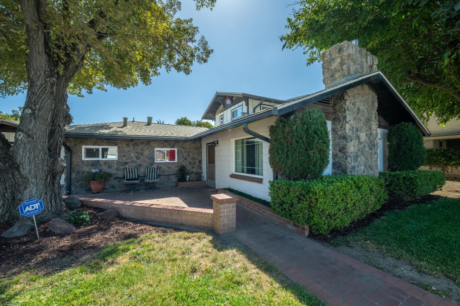 1534 Hutchison Valley Drive