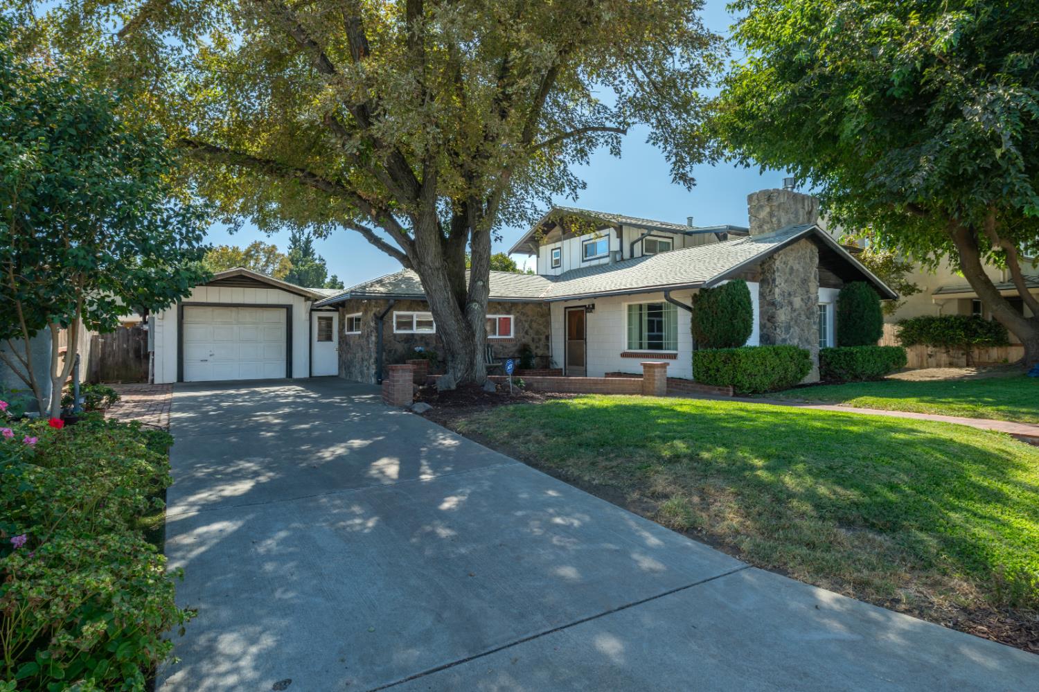 1534 Hutchison Valley Drive