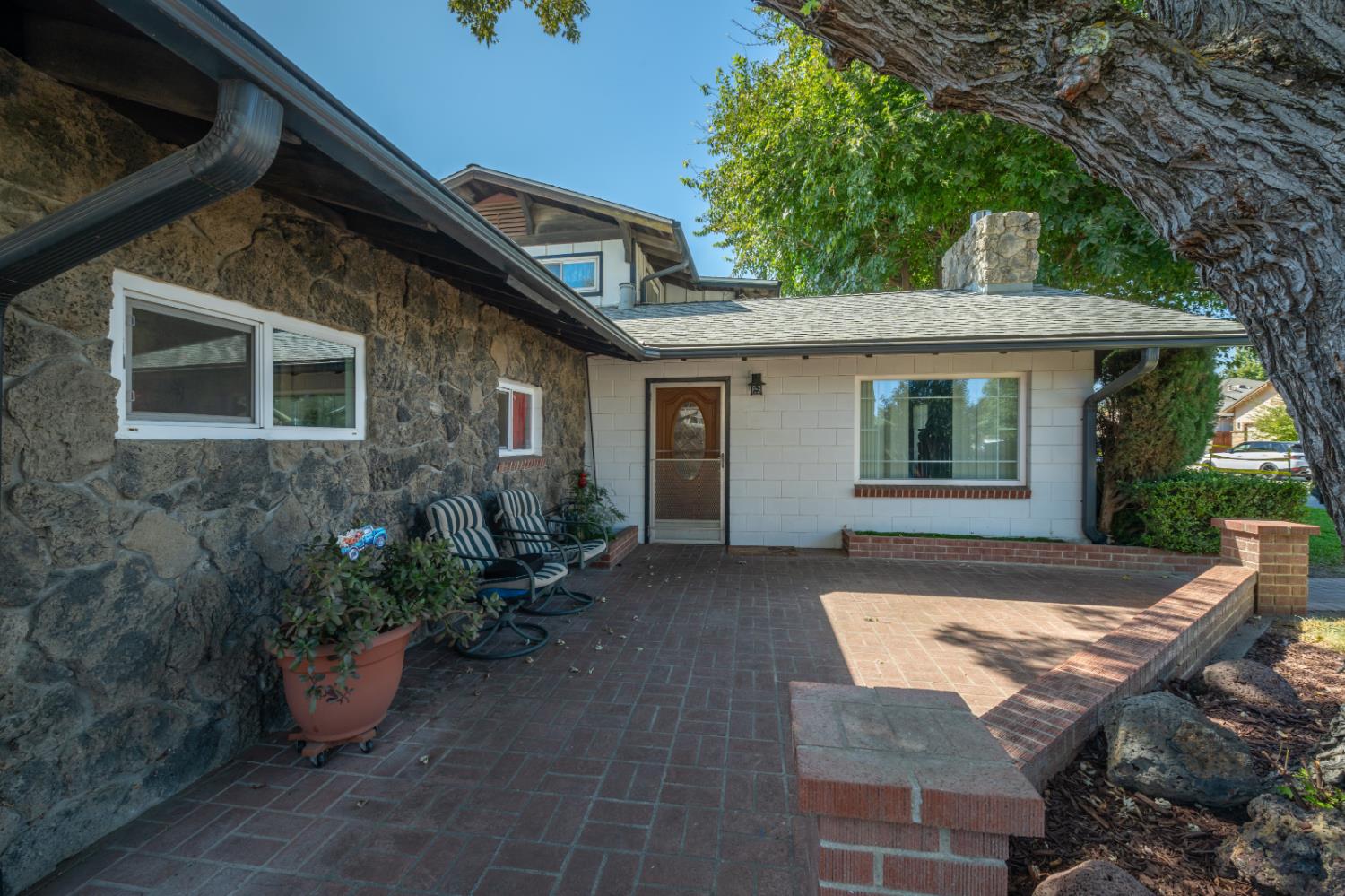 1534 Hutchison Valley Drive