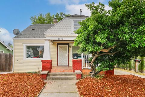 1812 El Monte Avenue Sacramento CA 95815