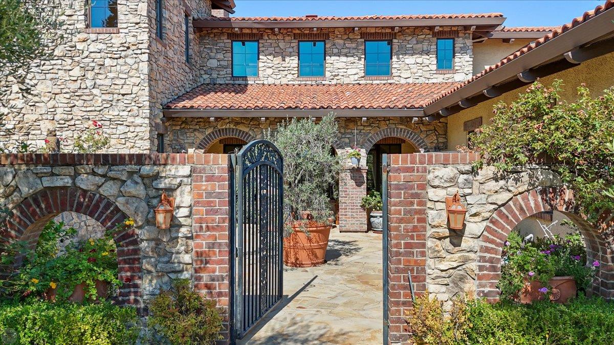 20 Mosswood Court