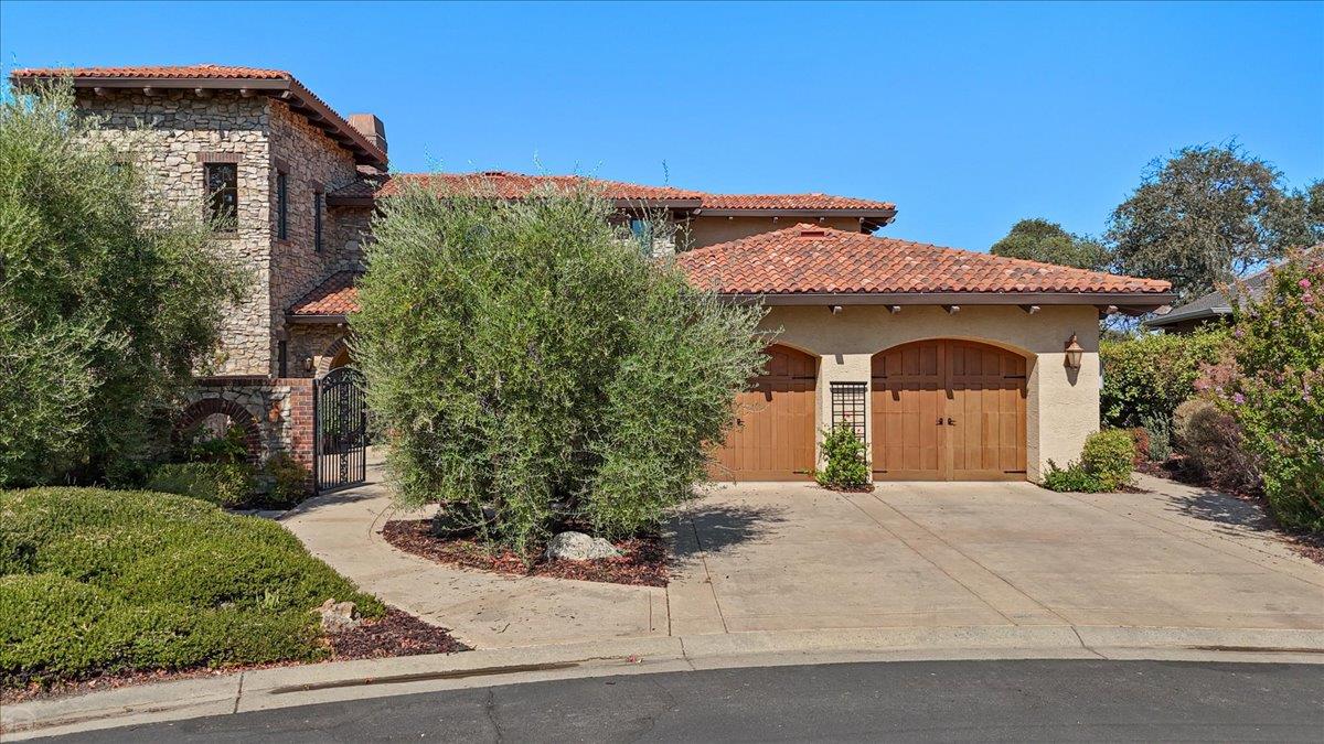 20 Mosswood Court