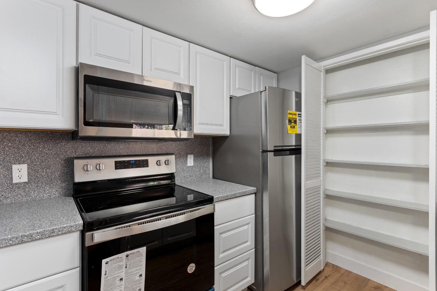 961 Fulton Avenue 542
