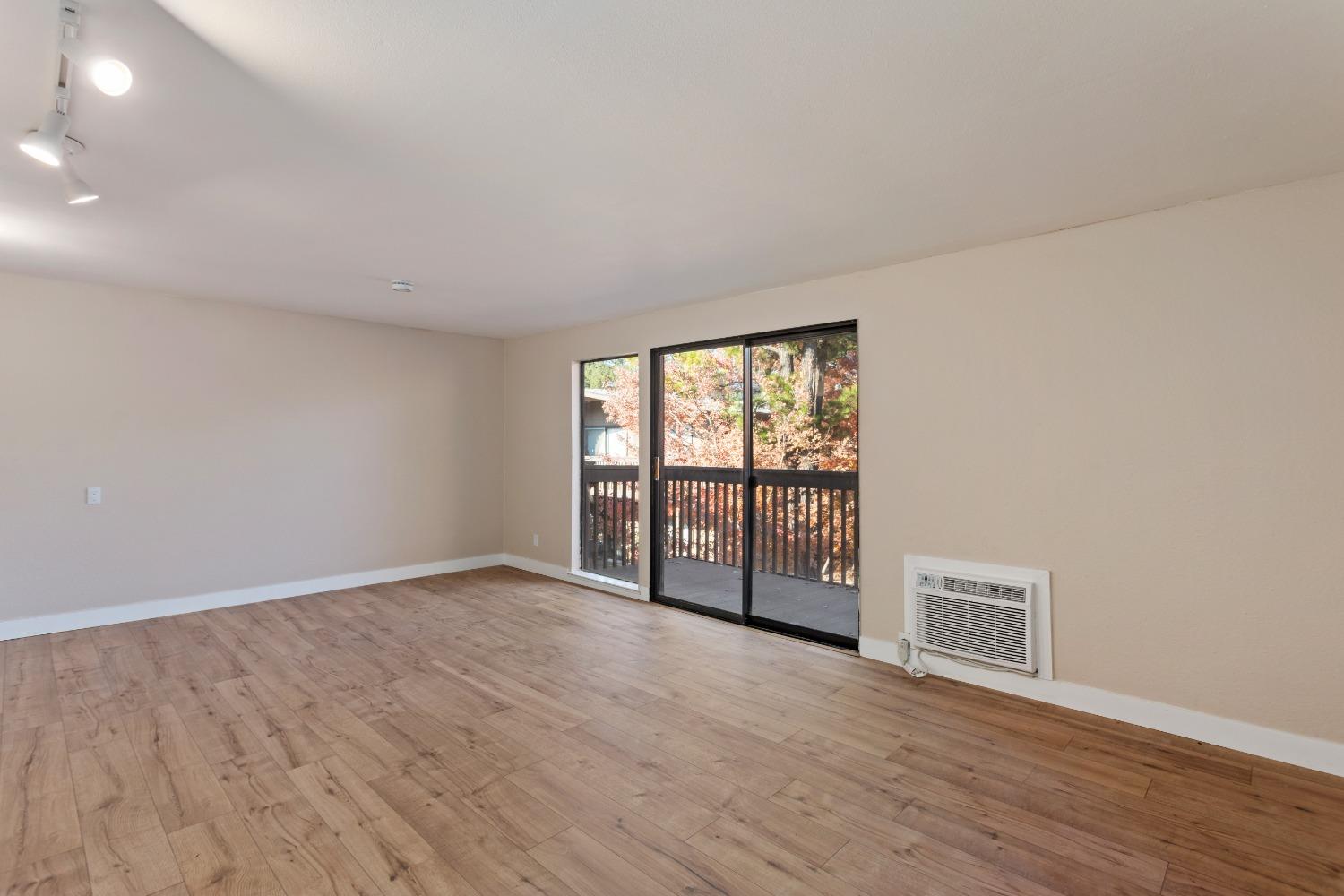 961 Fulton Avenue 542