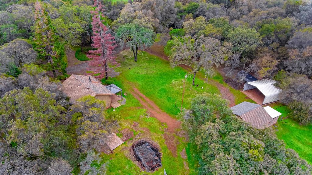 Photo of 1800 Buckhorn Lane, Rescue, CA 95672 (MLS # 225145927)