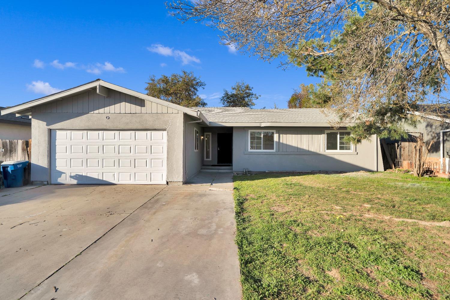 2809 MOCKINGBIRD Drive