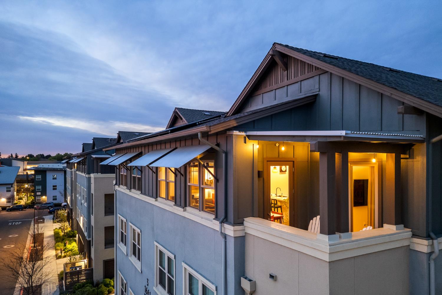 1661 Spring Street 433