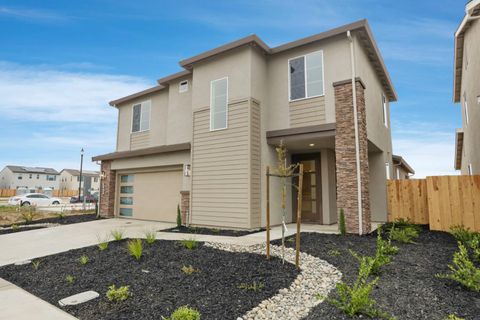 2182 Silk Avenue Manteca CA 95337