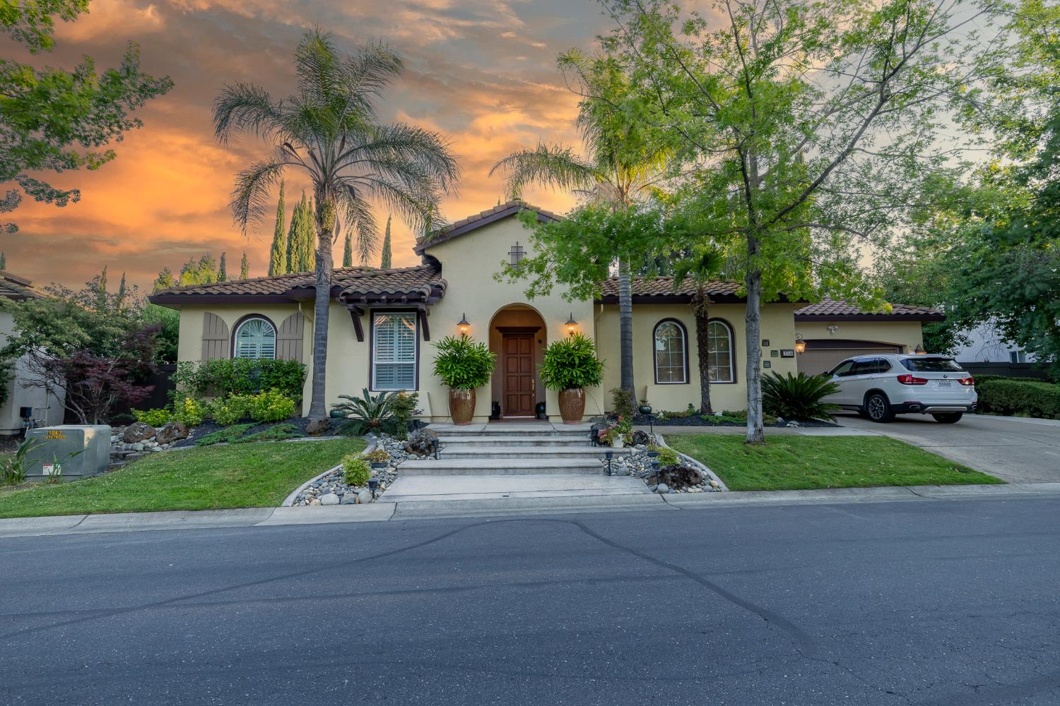 3750 Clubside Lane