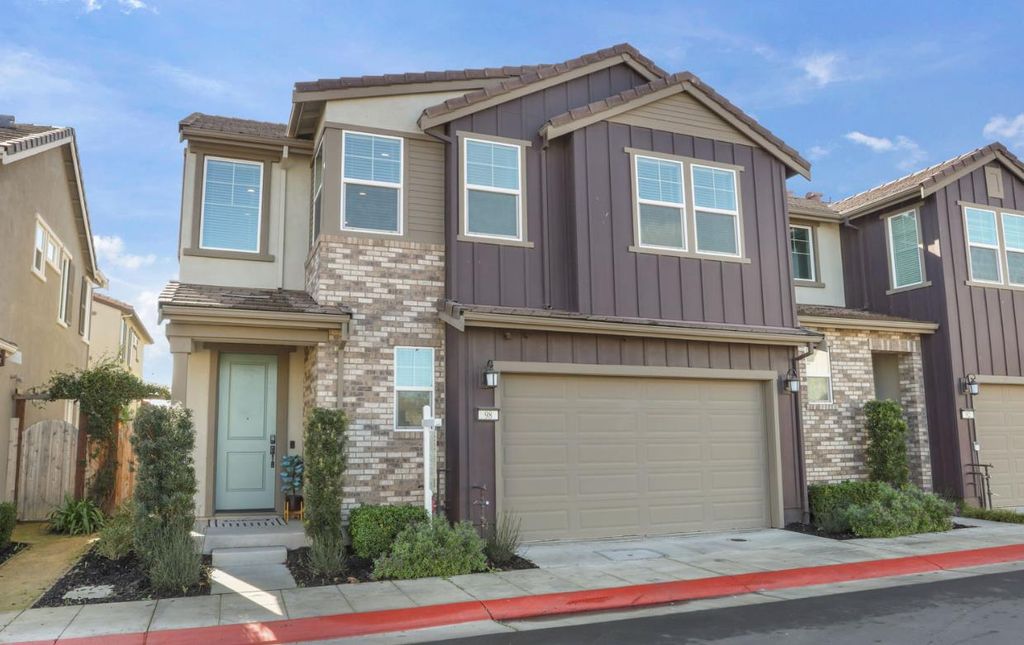 Photo of 98 E Calder Drive, Mountain House, CA 95391 (MLS # 226015696)