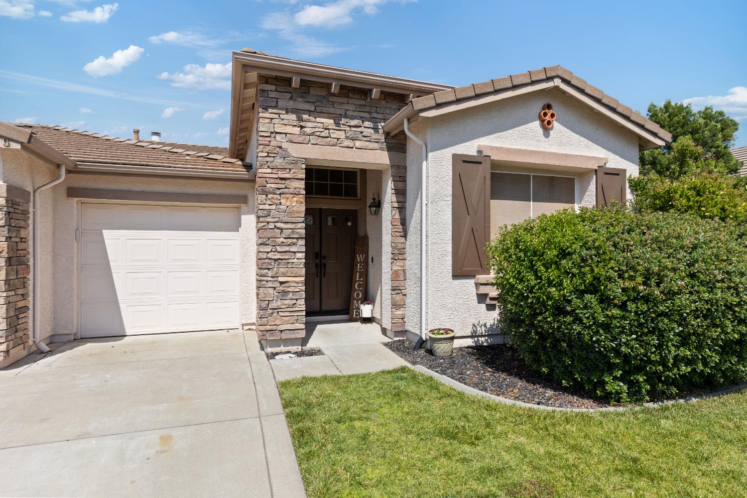 1433 Grovewood Lane
