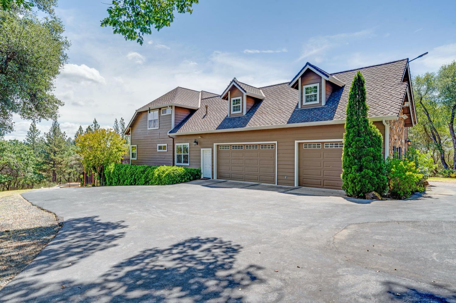 22811 Montclaire Court