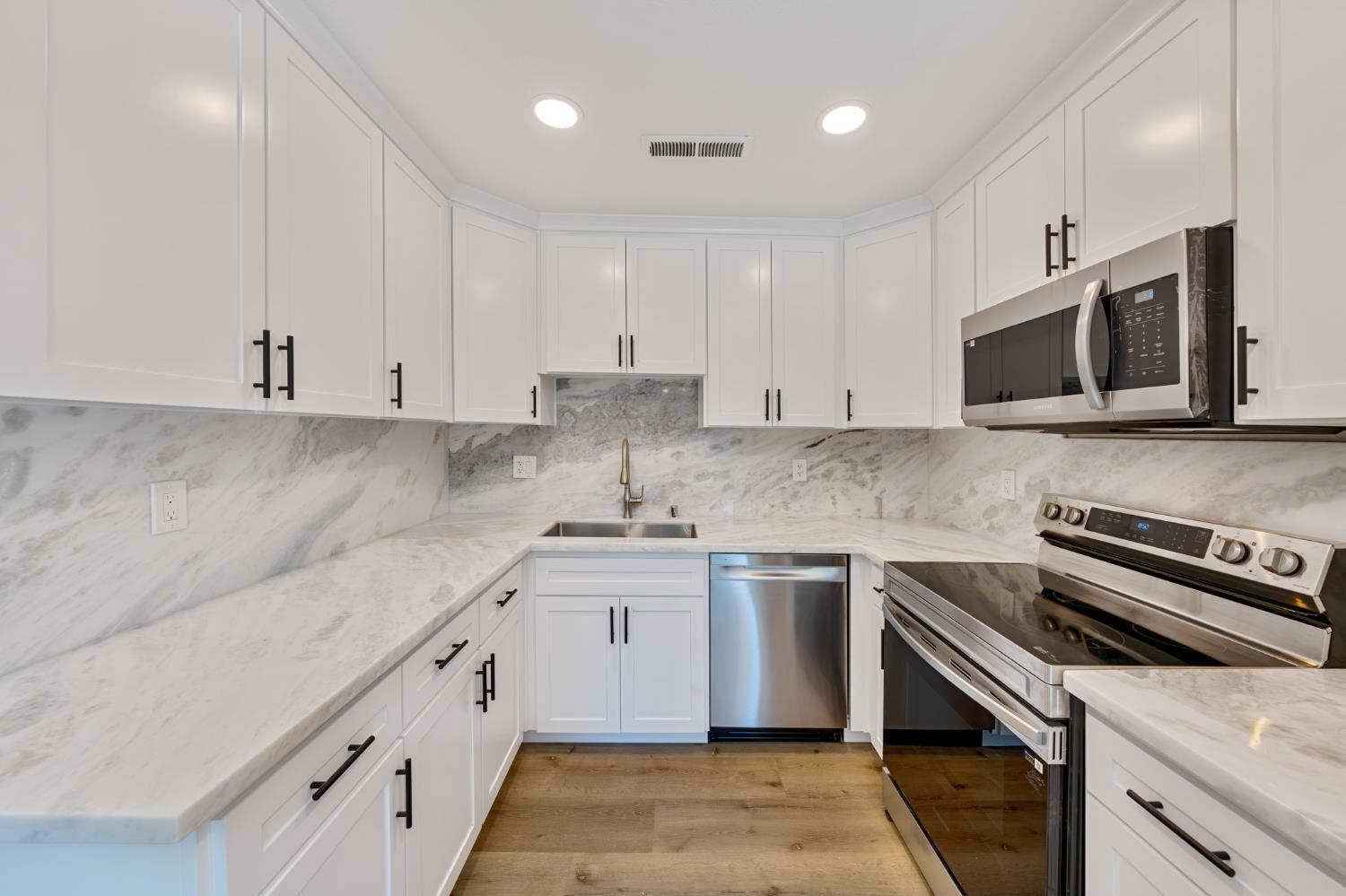 2575 Meadow Lane 7