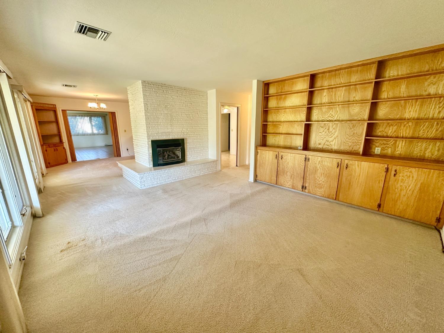 2513 Woodland Avenue