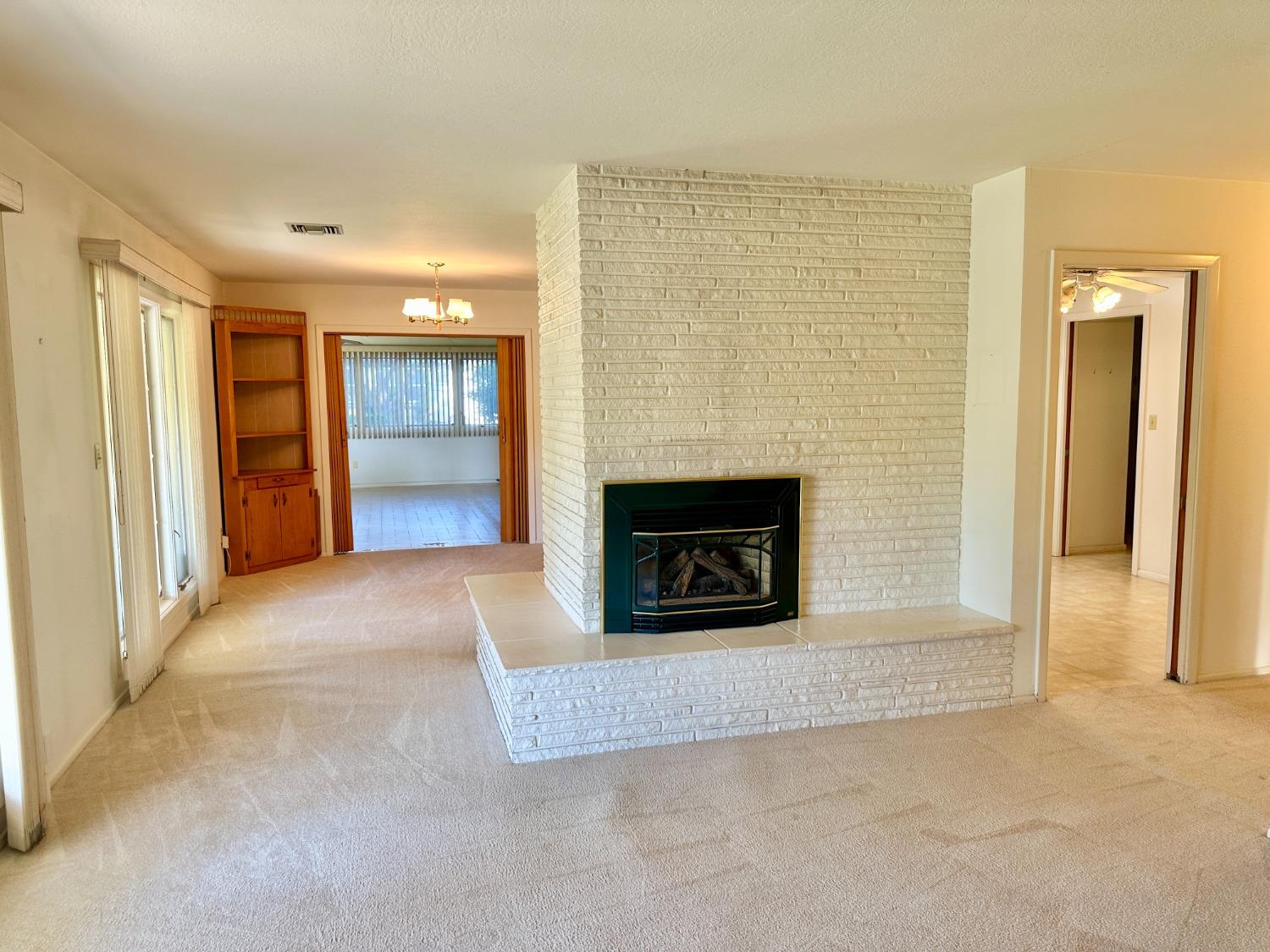 2513 Woodland Avenue