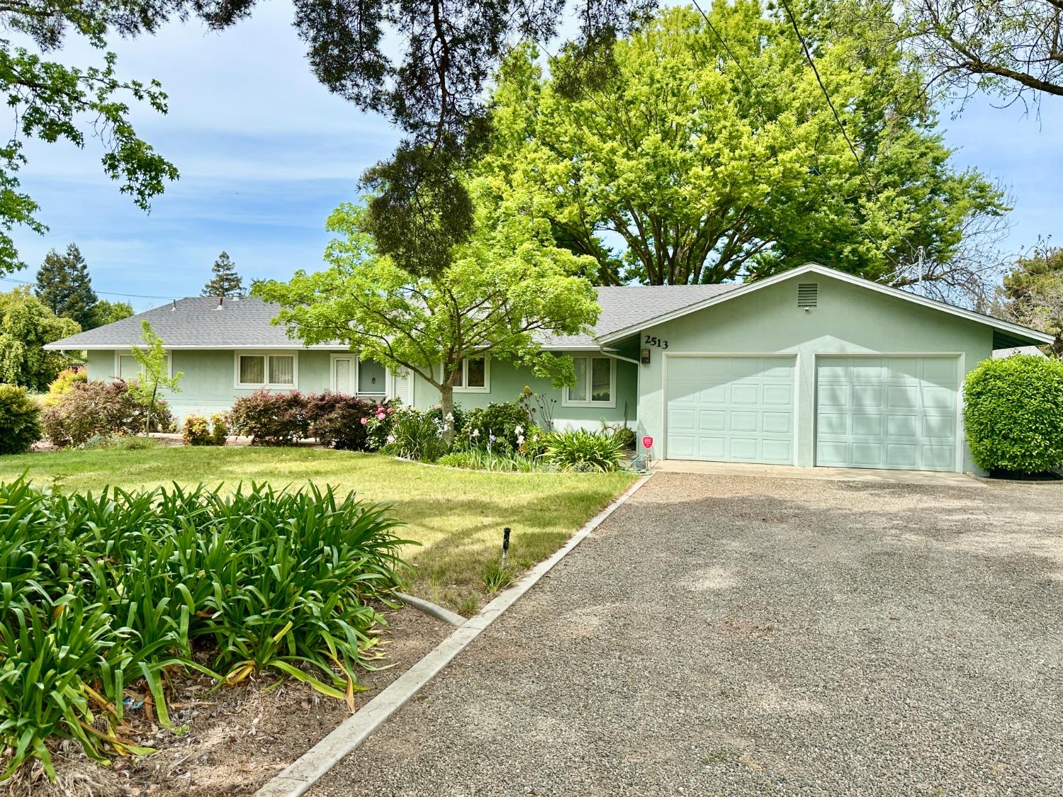 2513 Woodland Avenue