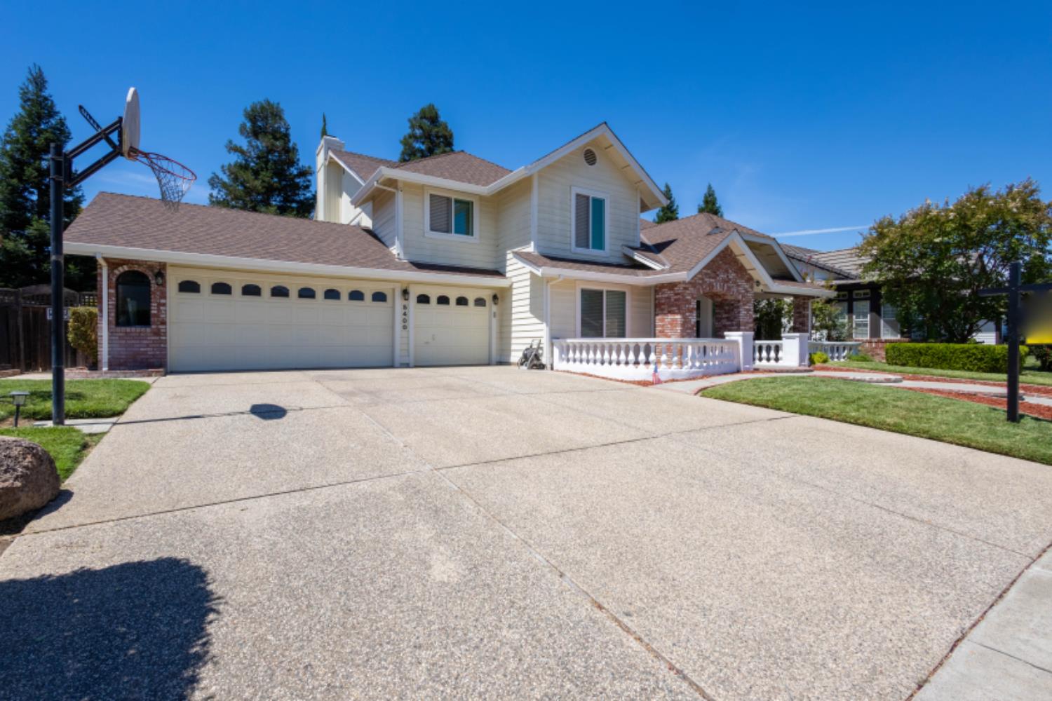 5400 Lawnview Way